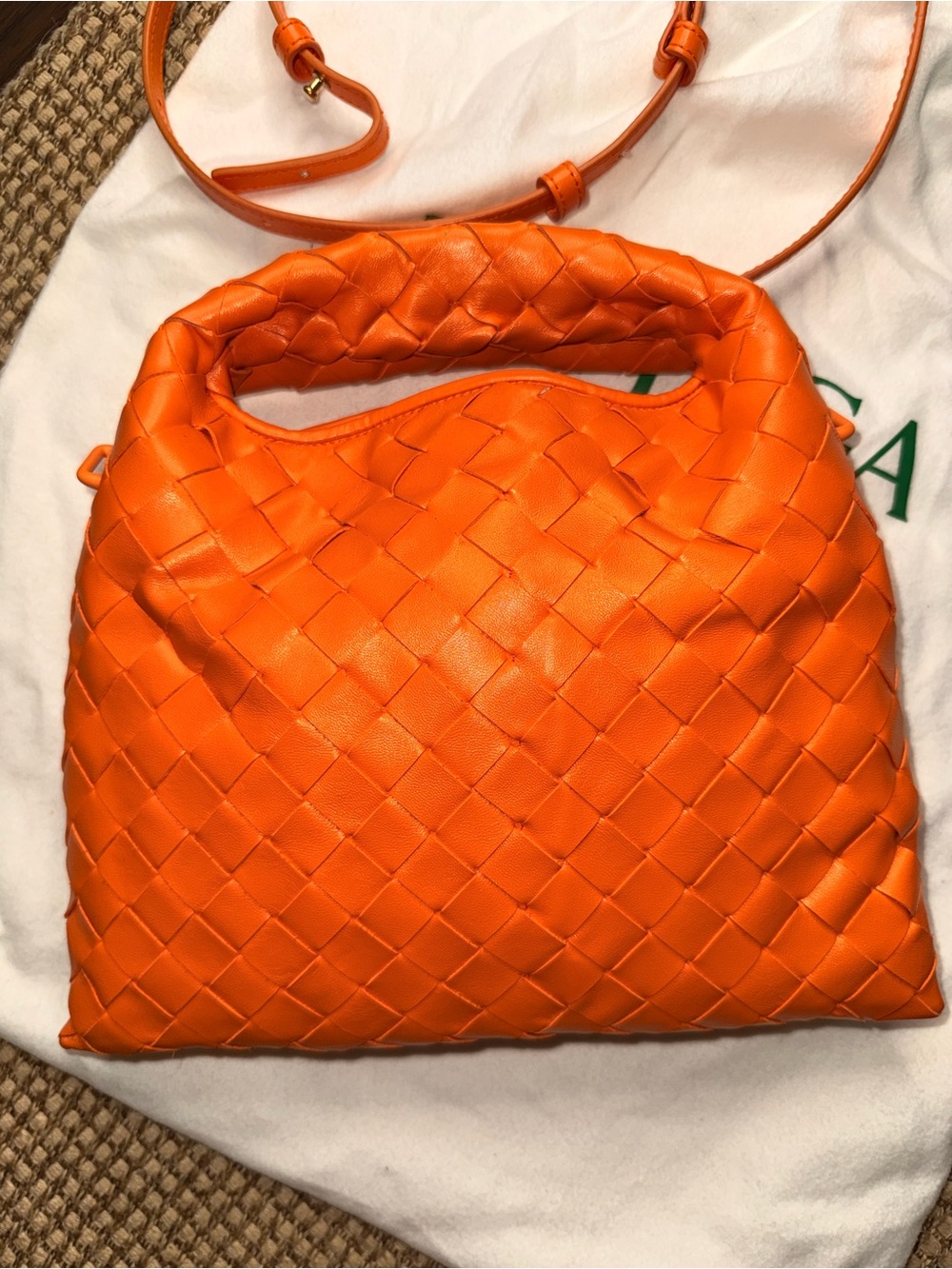 Bottega Veneta Intrecciato hop mini crossbody bag - Picture 3 of 13